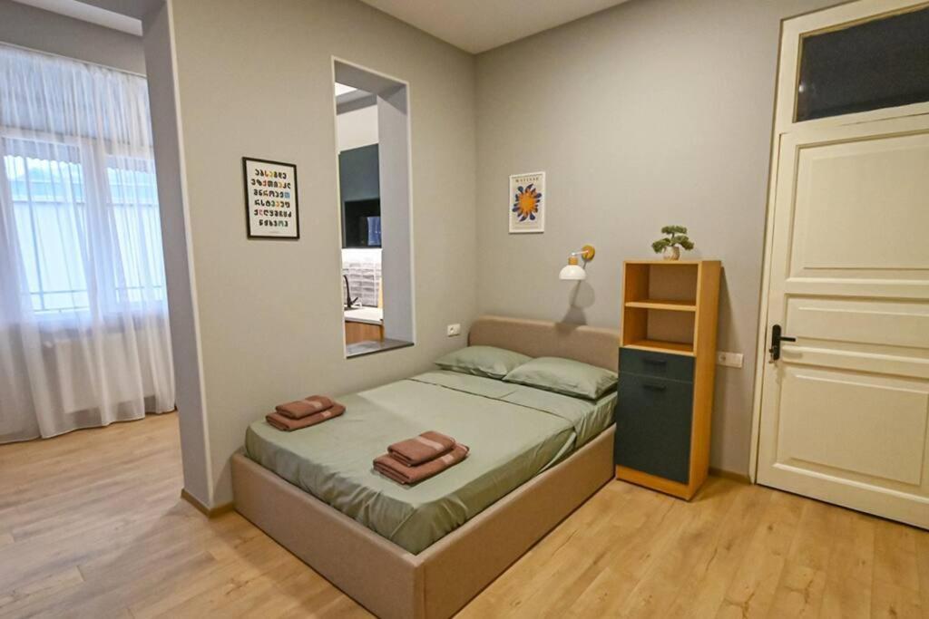 Studio With Balcony In Old City Тбилиси Экстерьер фото