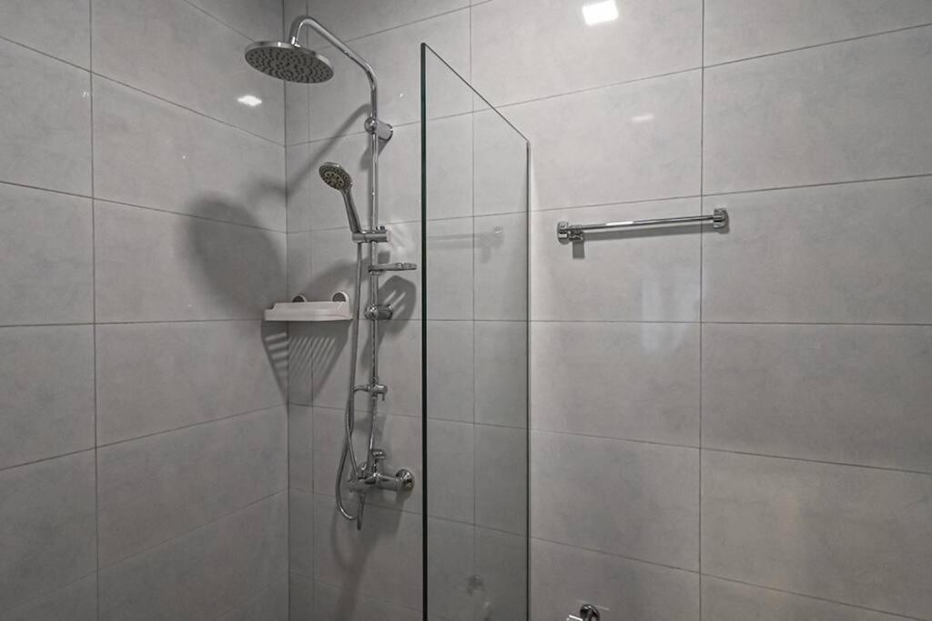 Studio With Balcony In Old City Тбилиси Экстерьер фото