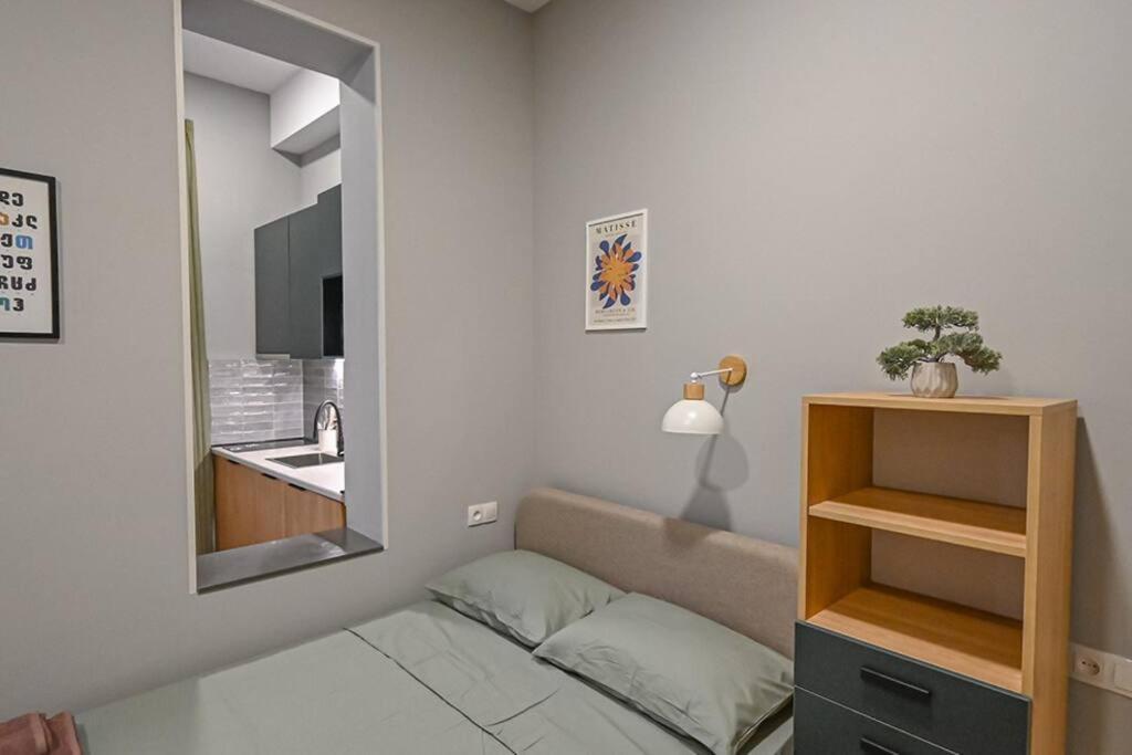 Studio With Balcony In Old City Тбилиси Экстерьер фото